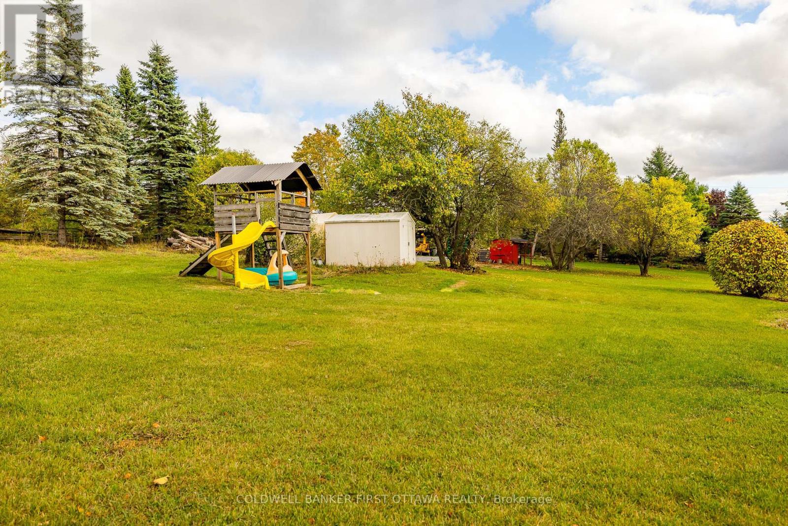 100 Manion Heights Crescent