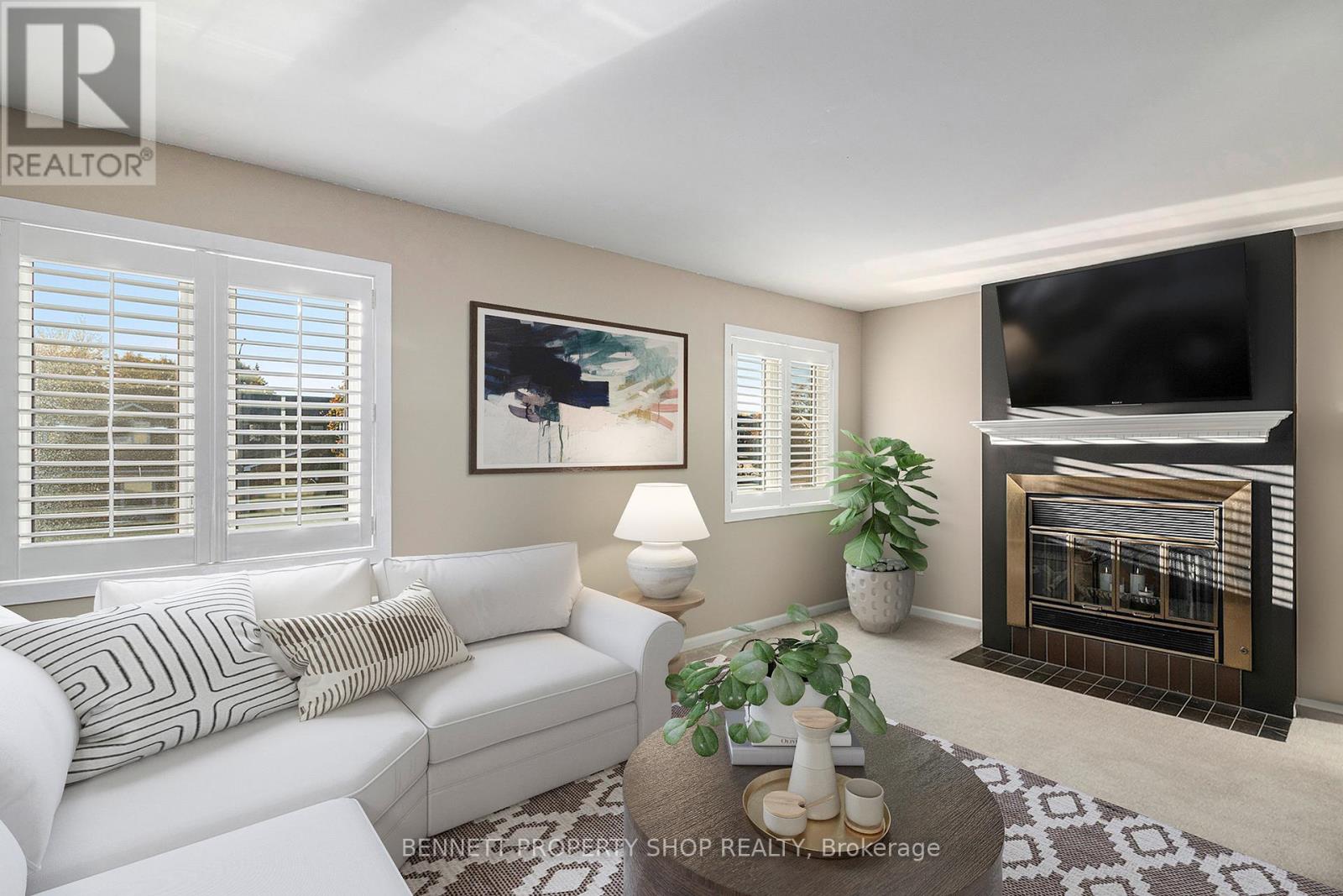 1865 Leclair Crescent