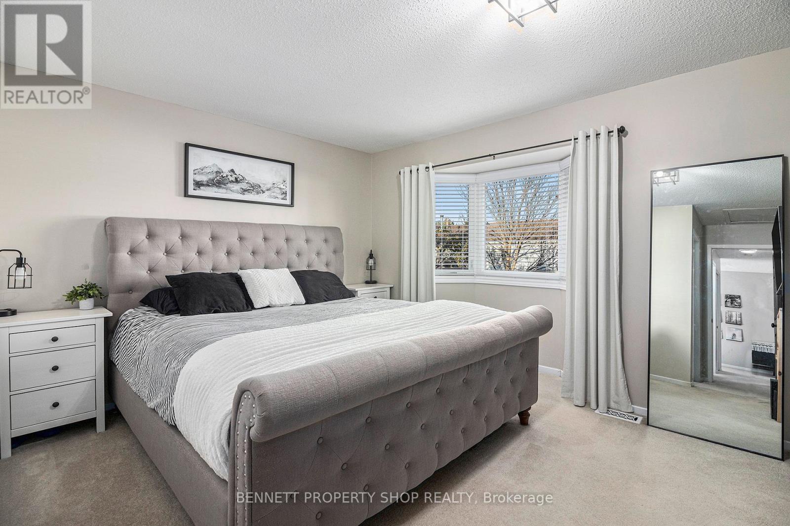 1865 Leclair Crescent