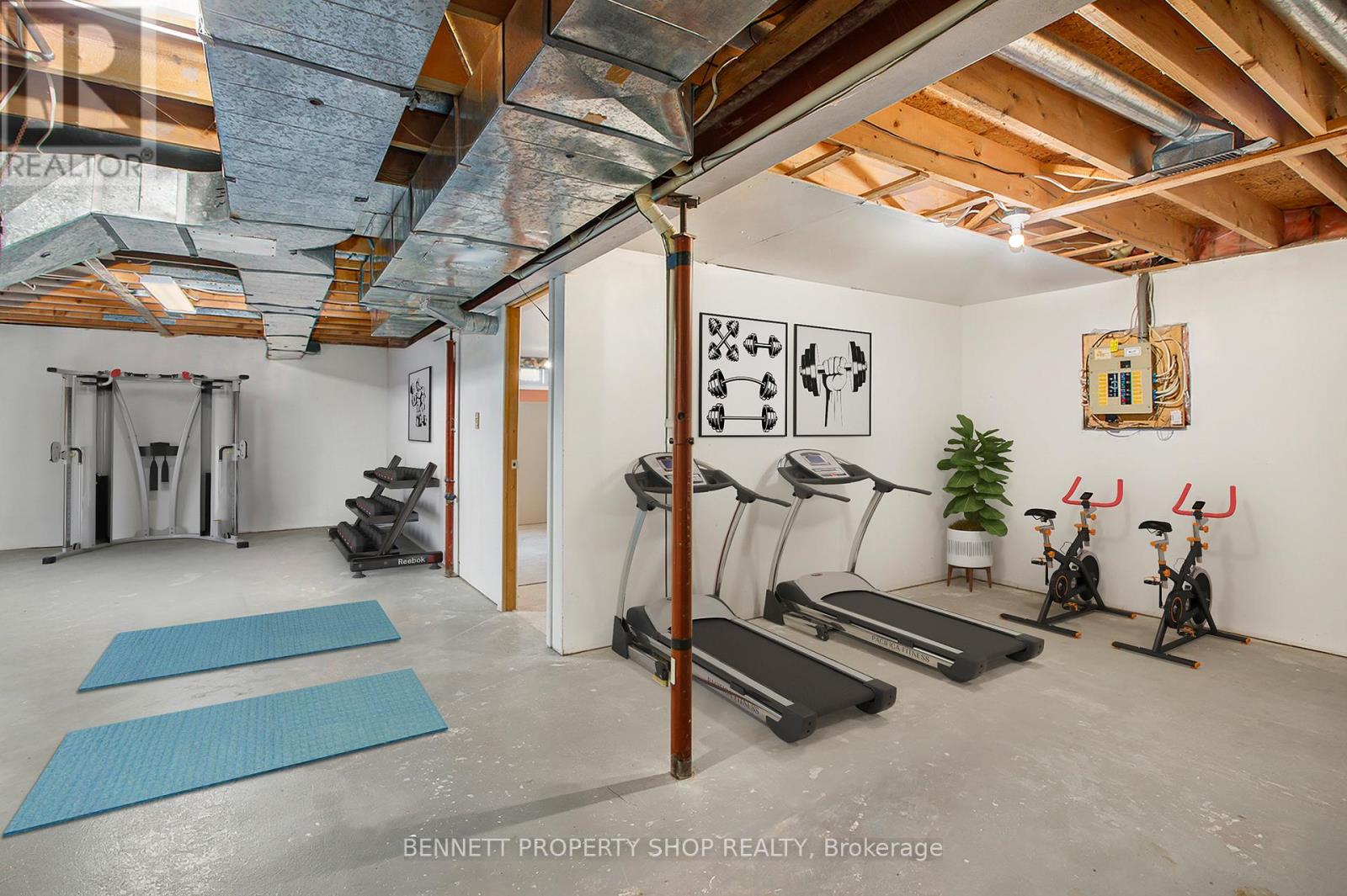 1865 Leclair Crescent