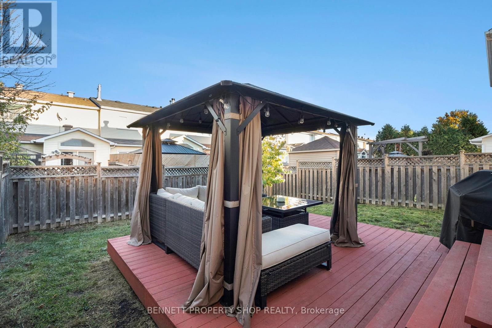 1865 Leclair Crescent