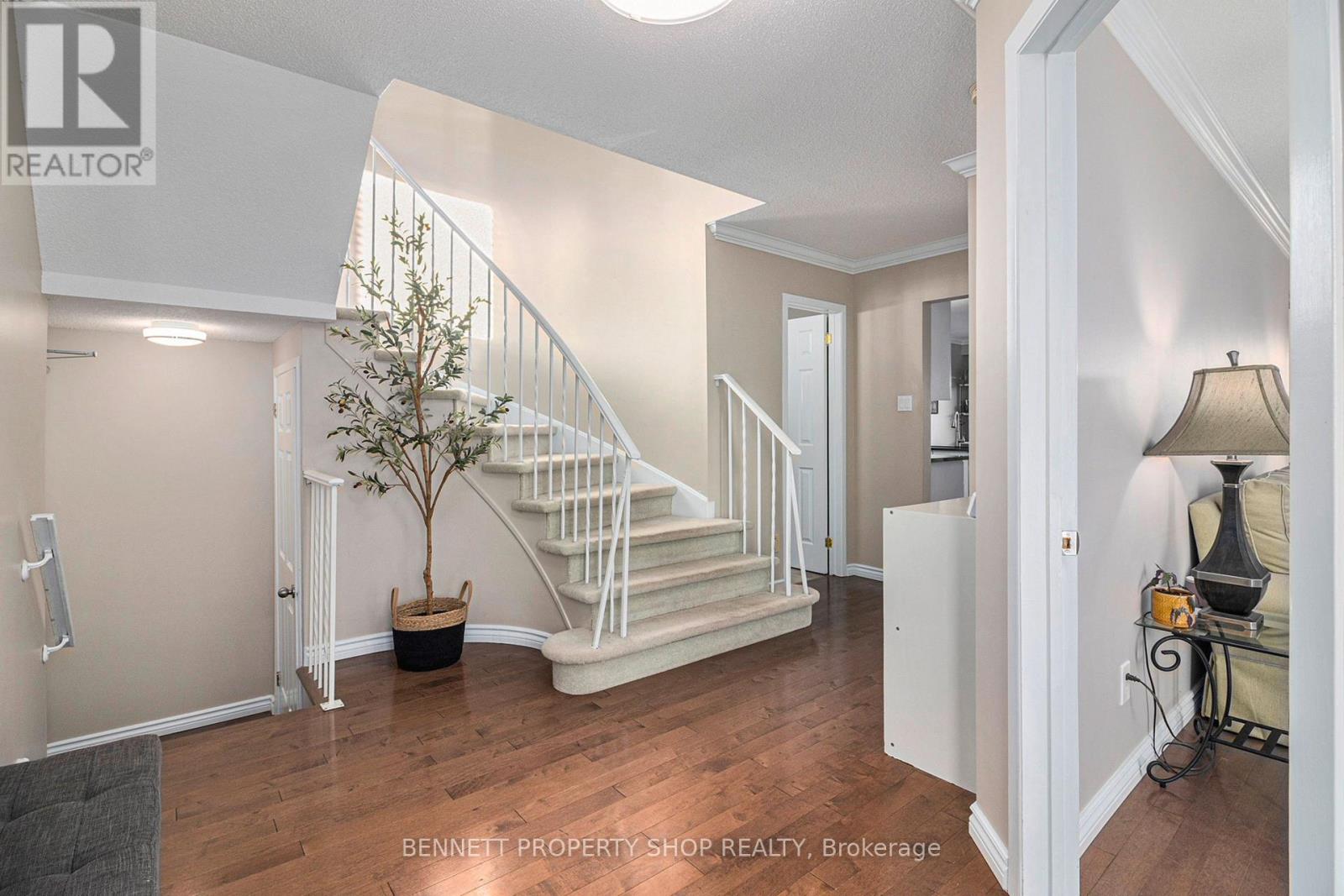 1865 Leclair Crescent