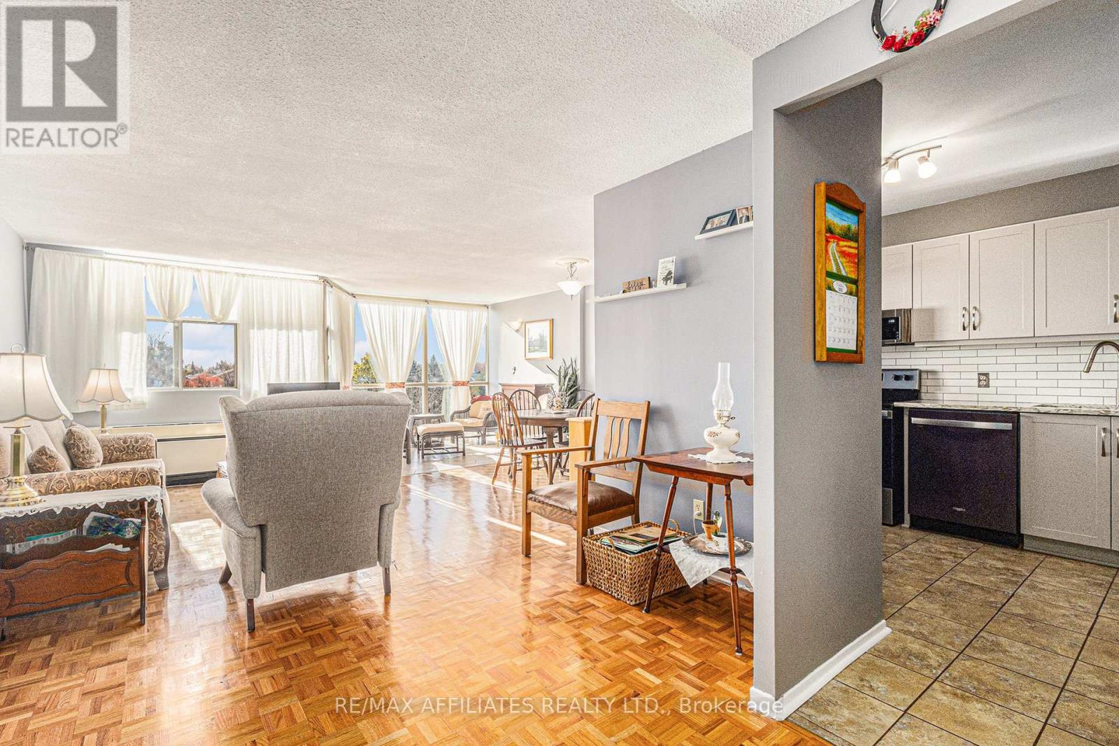 407 - 2760 Carousel Crescent