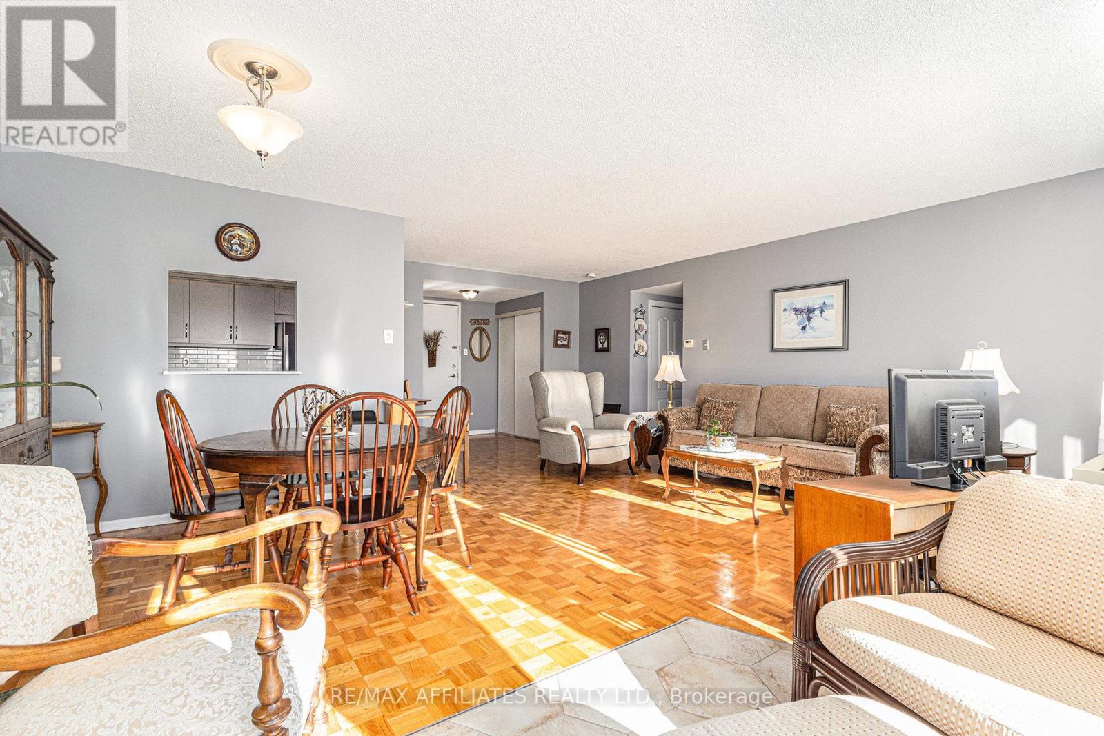 407 - 2760 Carousel Crescent