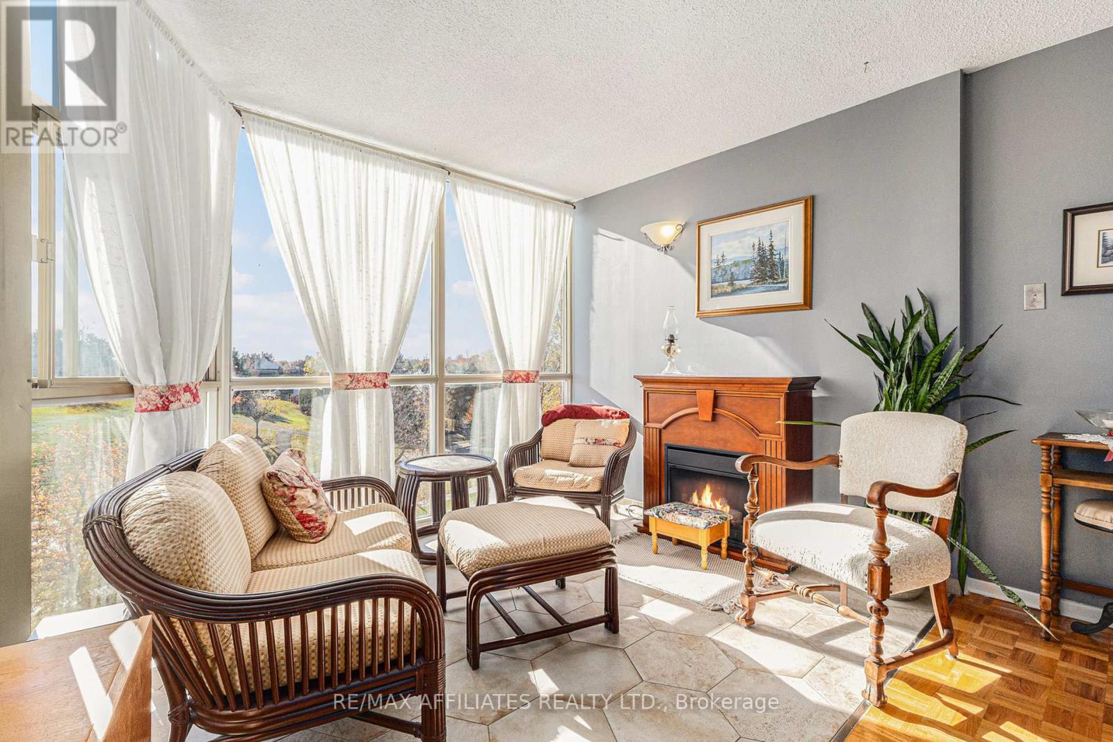 407 - 2760 Carousel Crescent