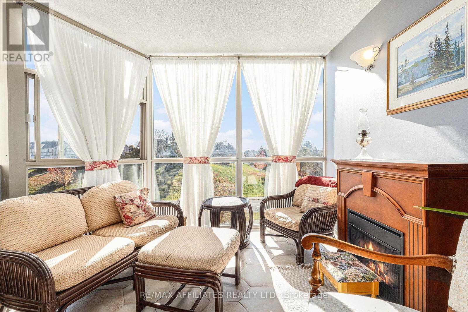 407 - 2760 Carousel Crescent