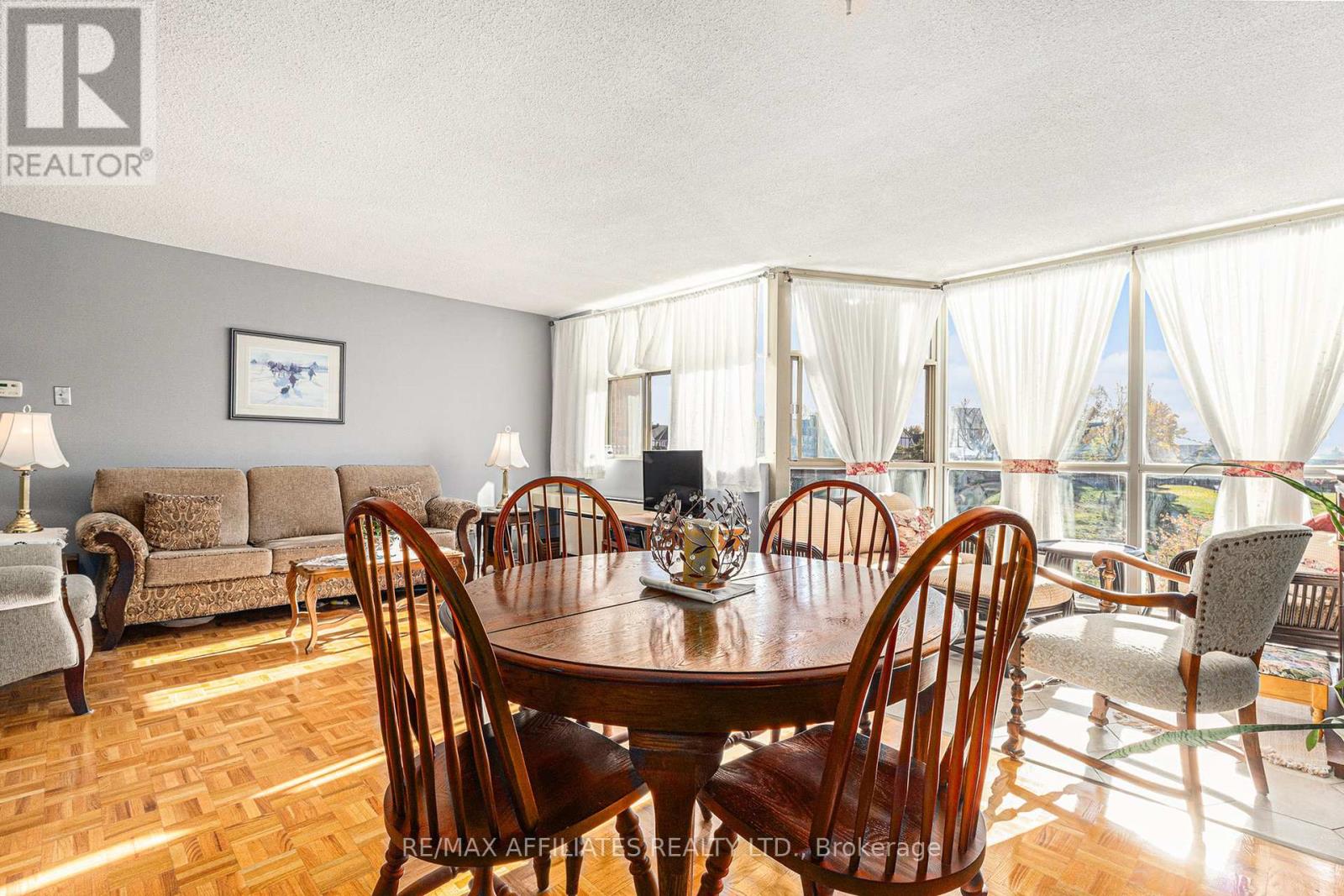 407 - 2760 Carousel Crescent