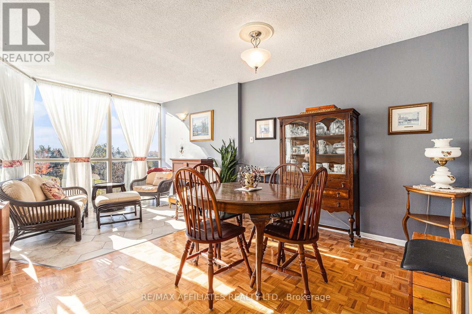 407 - 2760 Carousel Crescent