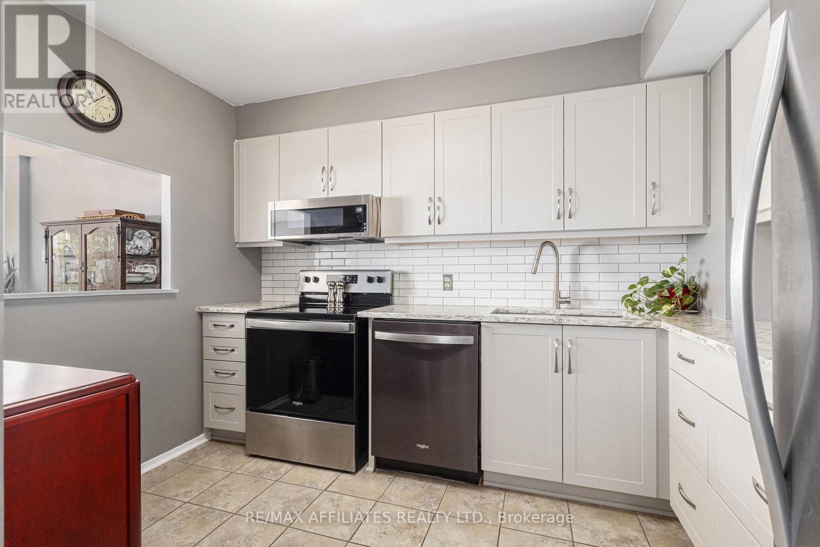 407 - 2760 Carousel Crescent