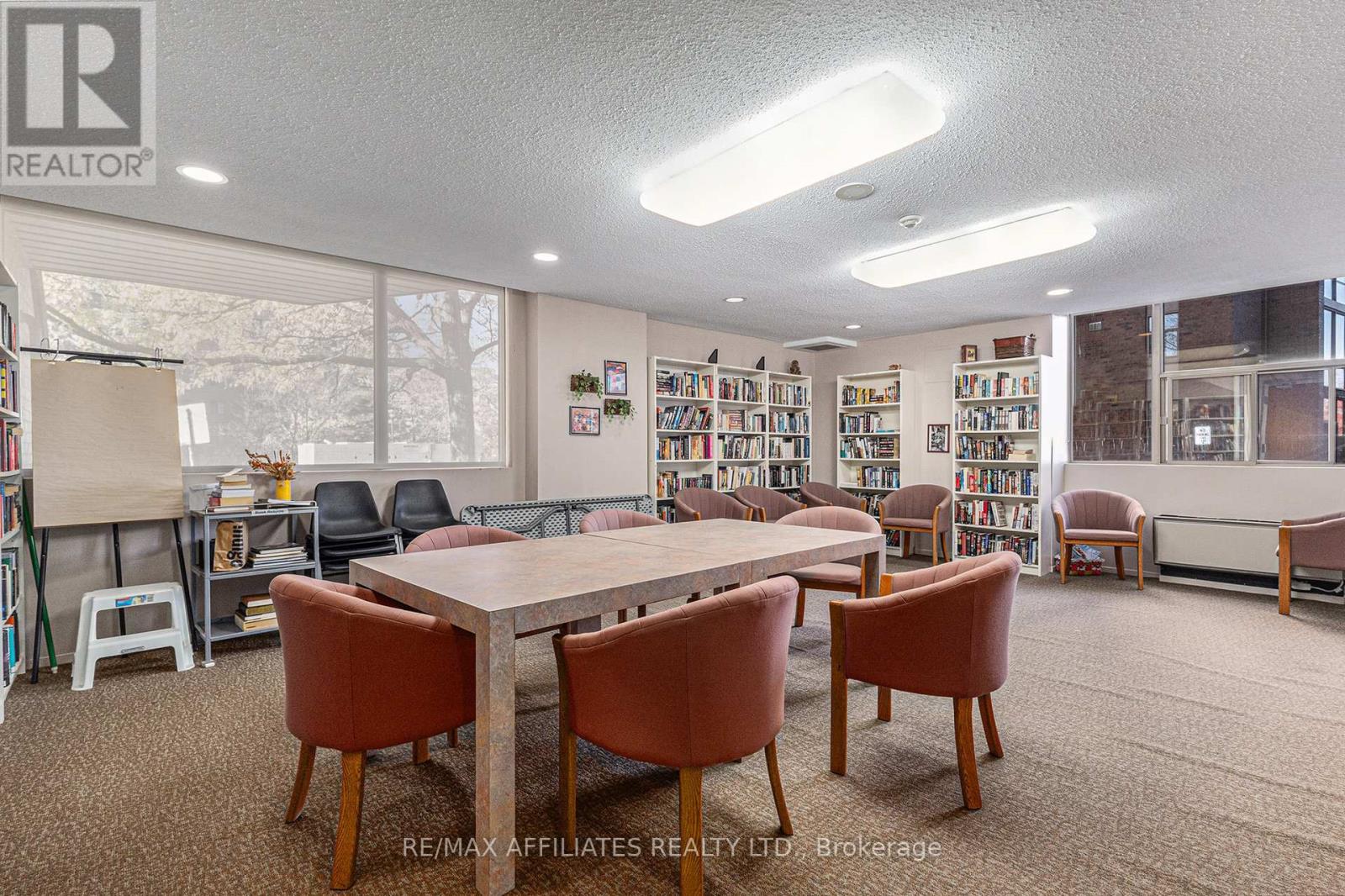 407 - 2760 Carousel Crescent