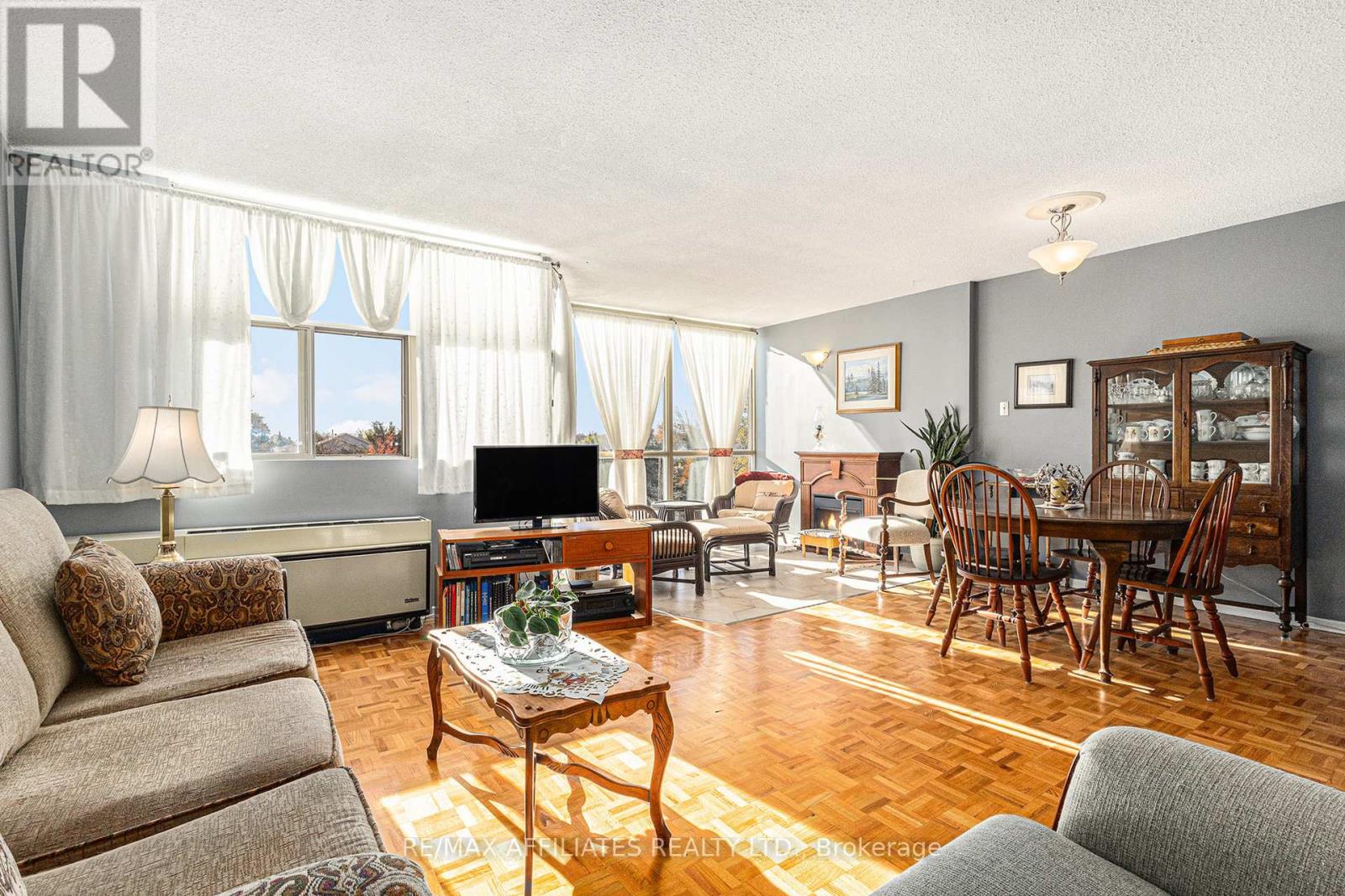 407 - 2760 Carousel Crescent