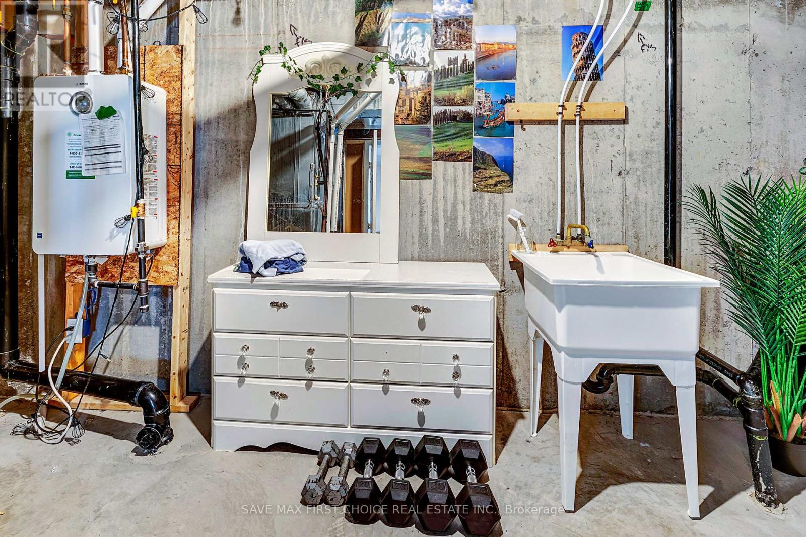 2070 Winsome Terrace