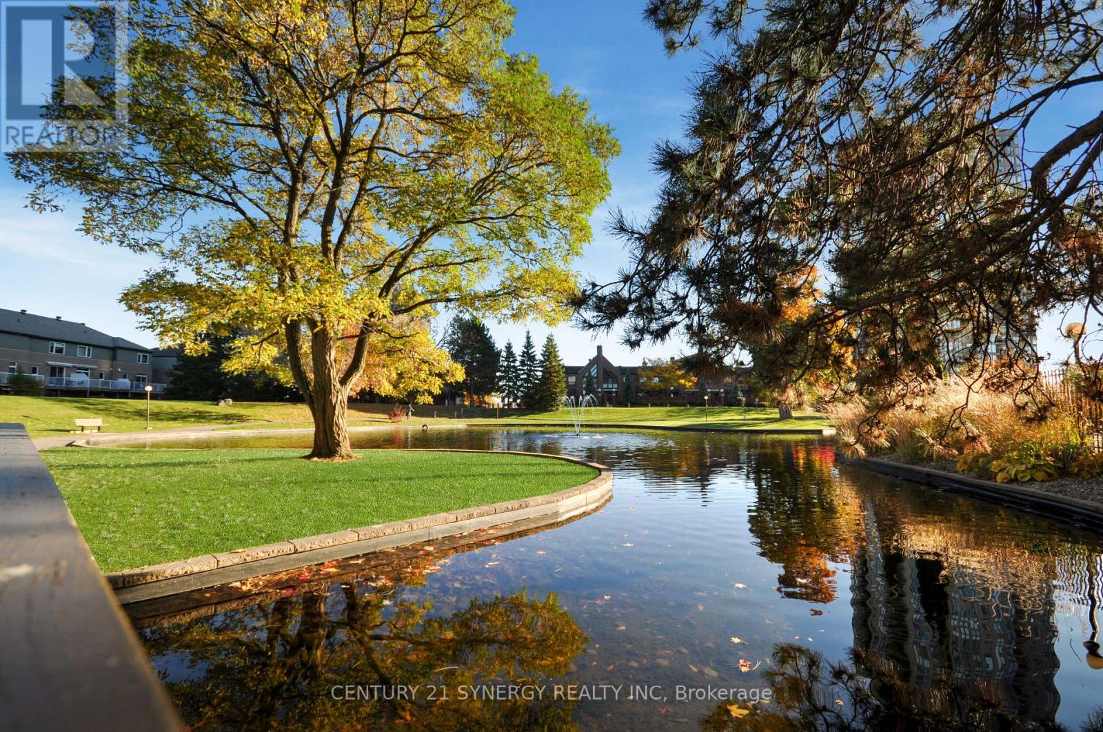 631 - 515 St Laurent Boulevard