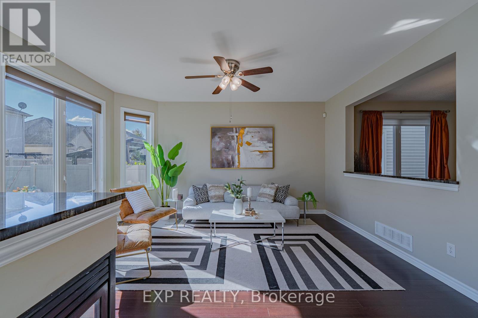 3308 Riverset Crescent