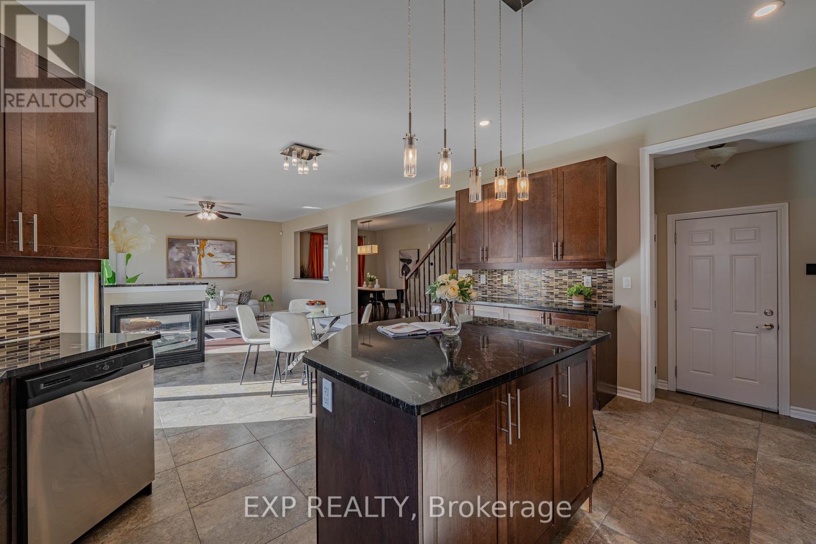 3308 Riverset Crescent