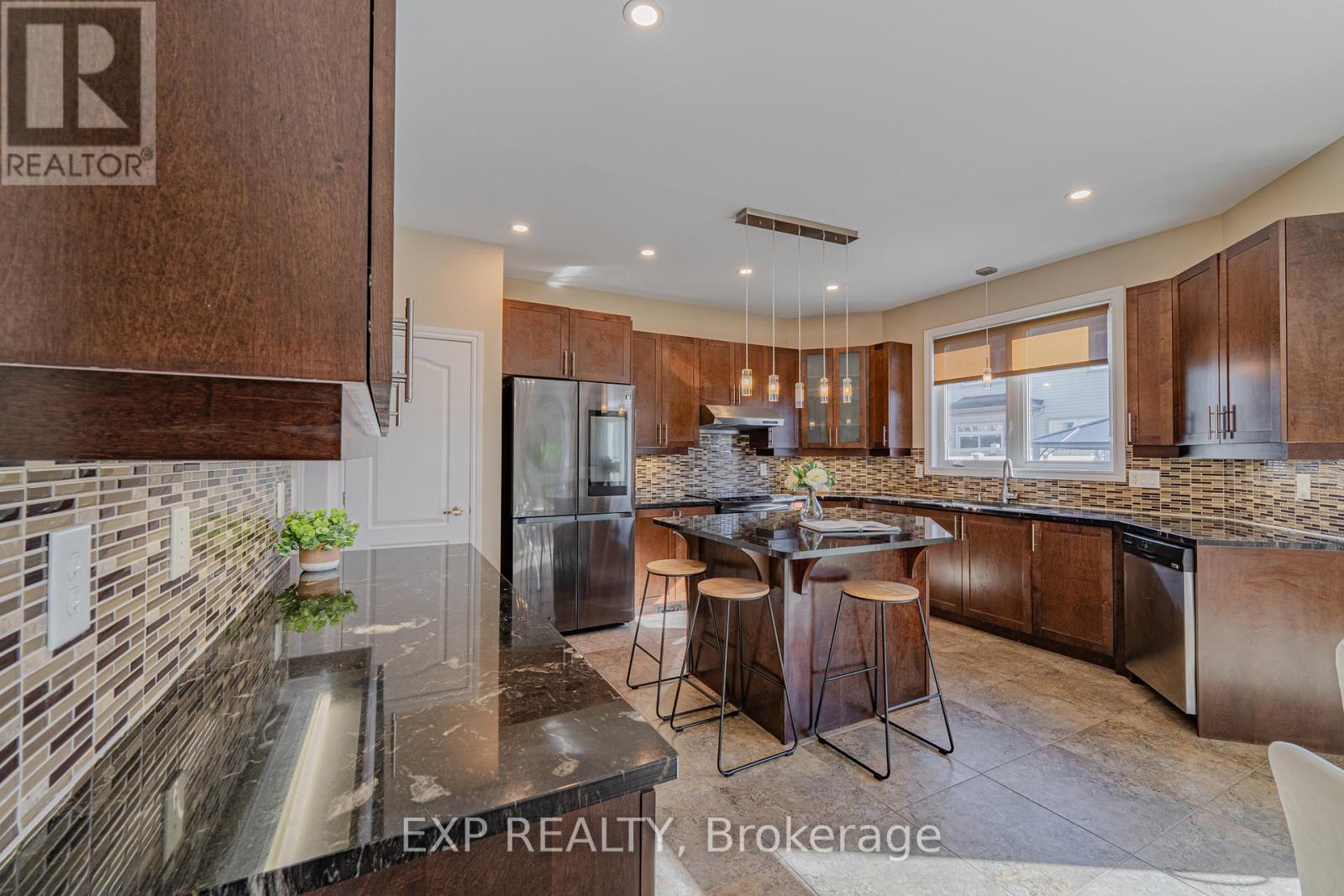 3308 Riverset Crescent