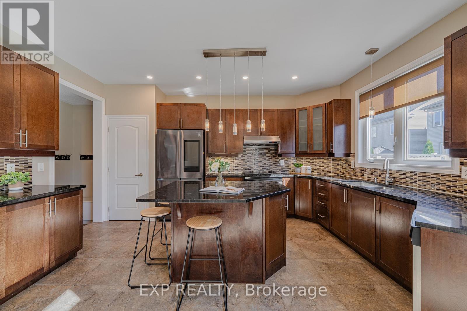 3308 Riverset Crescent