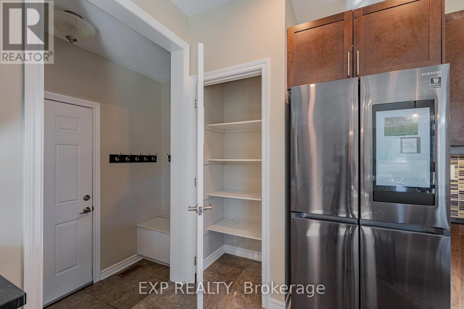 3308 Riverset Crescent