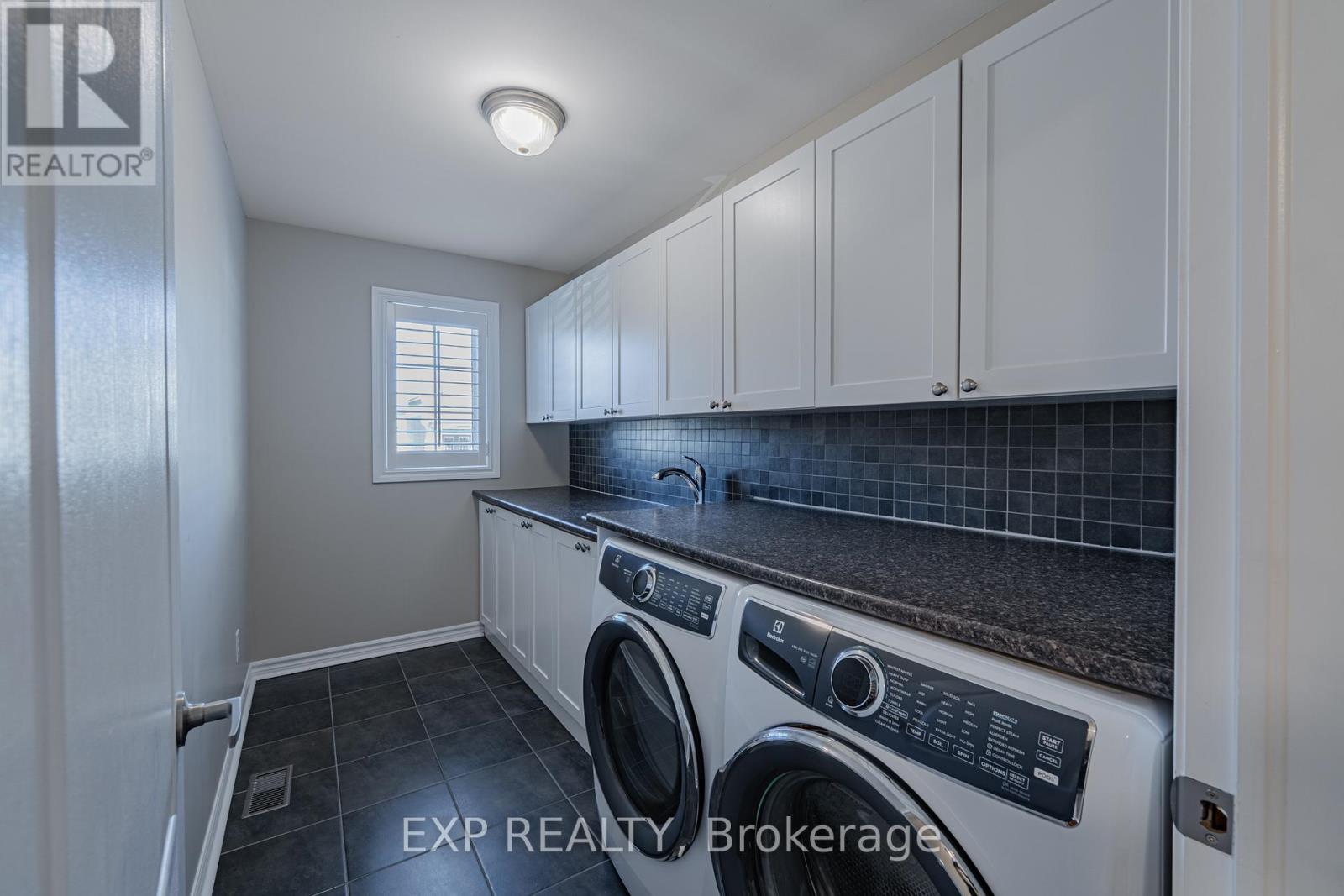 3308 Riverset Crescent