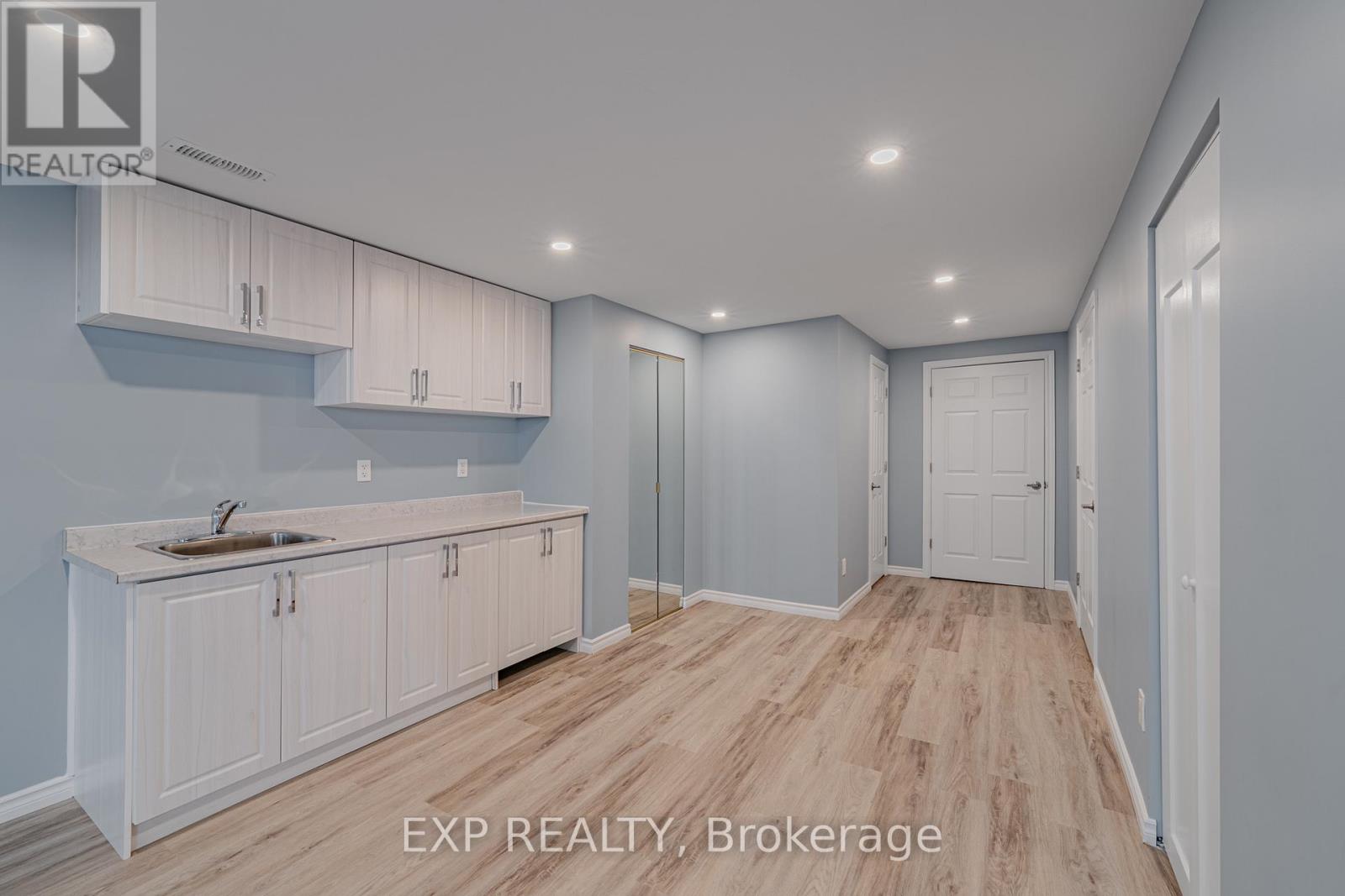 3308 Riverset Crescent