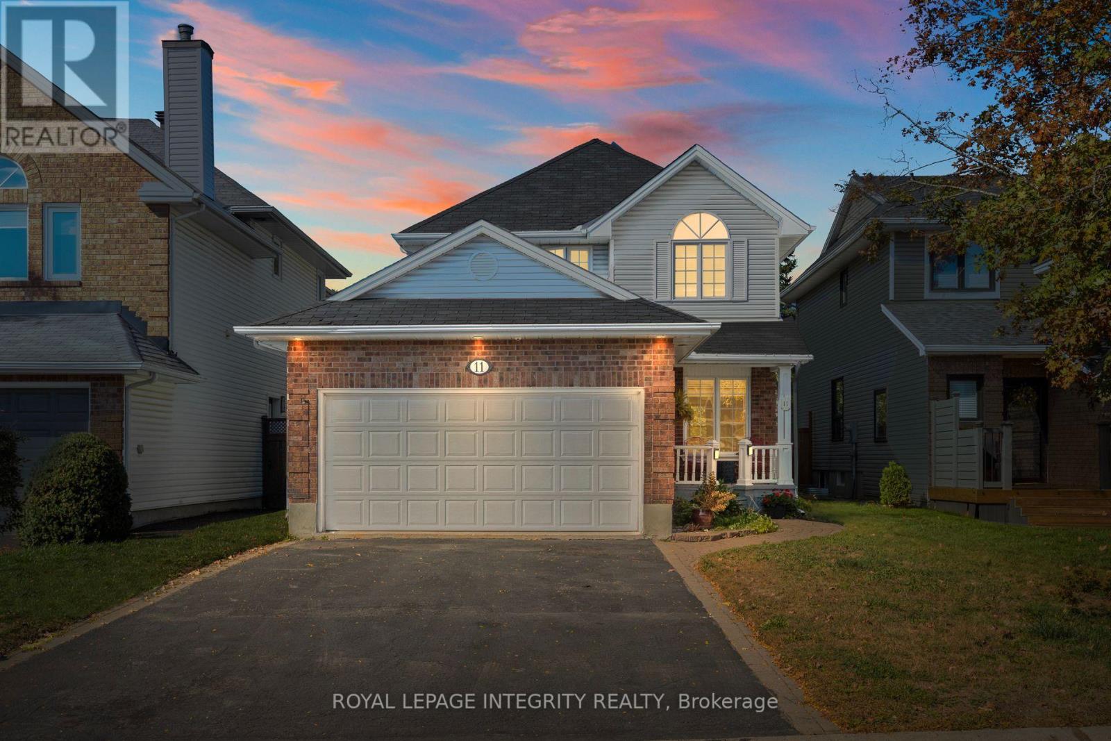 11 Royal Field Crescent