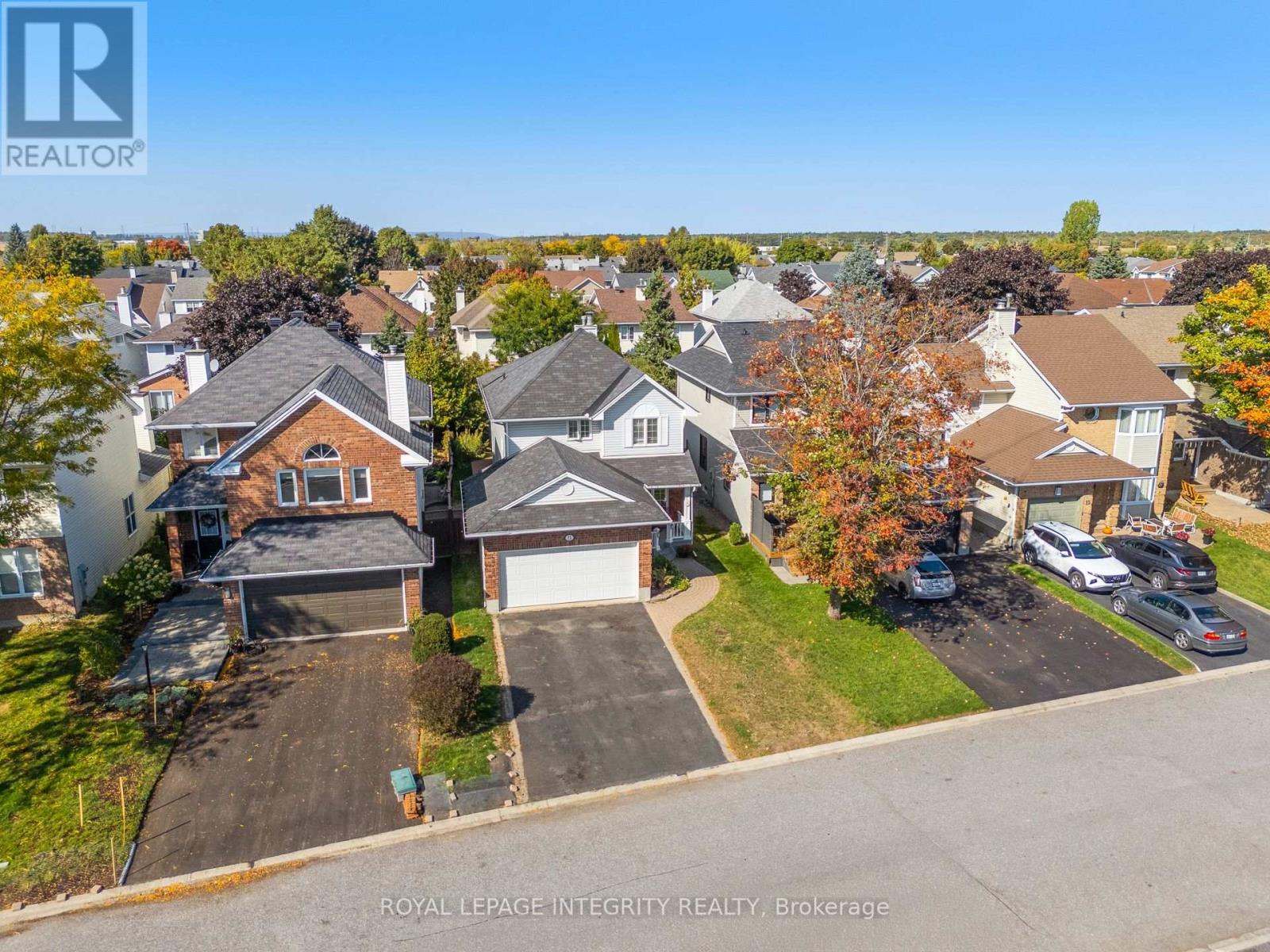 11 Royal Field Crescent