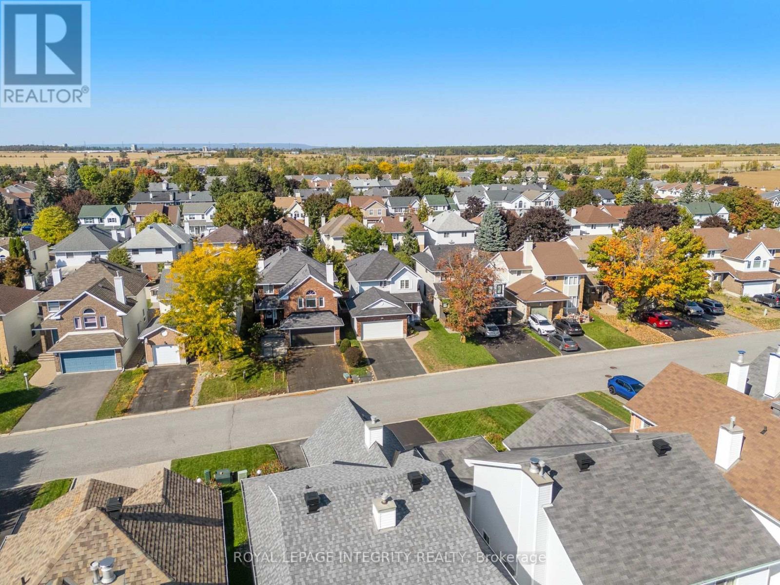 11 Royal Field Crescent