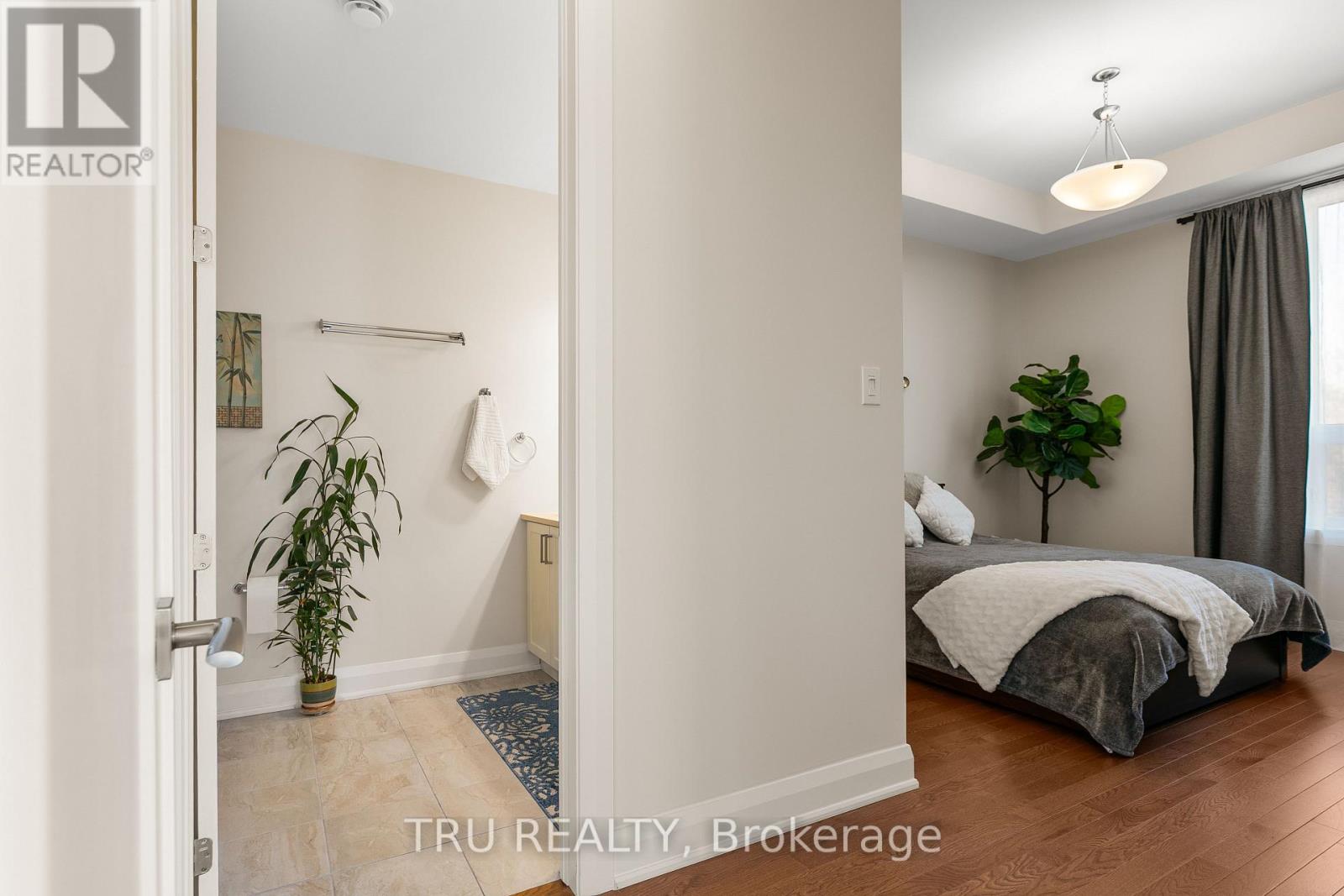 201 - 120 Cortile Private S