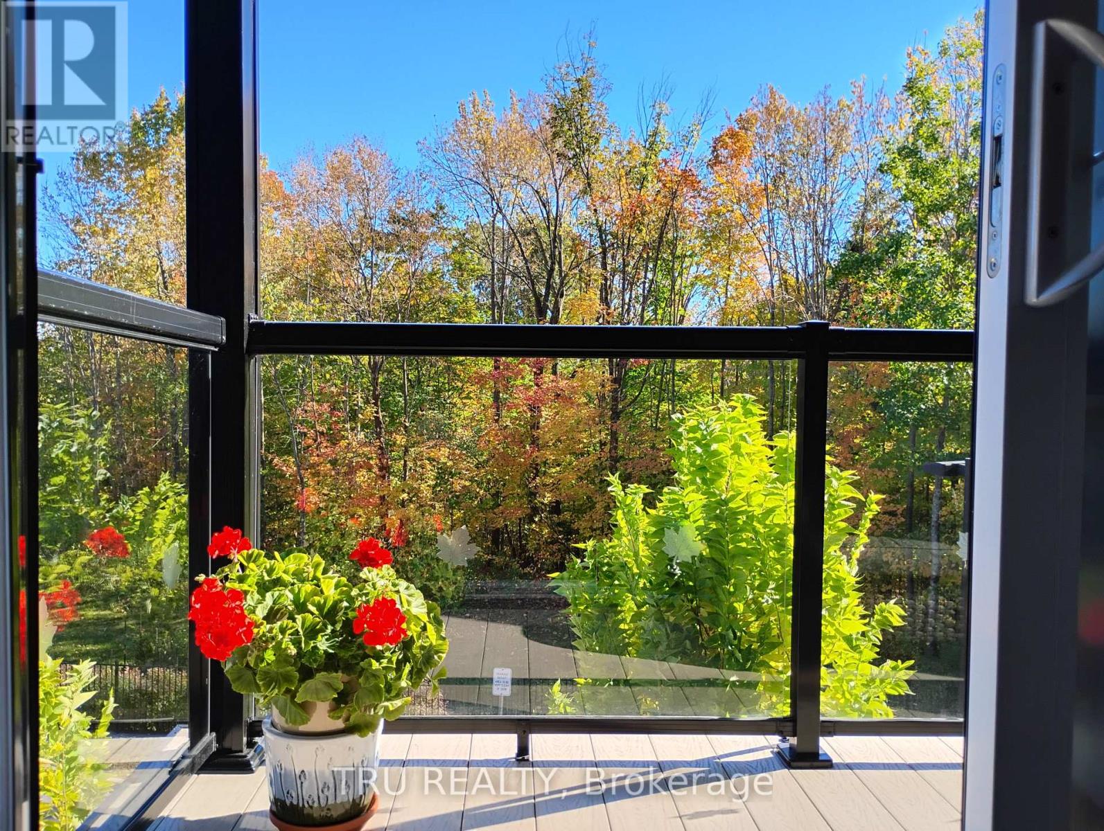 201 - 120 Cortile Private S