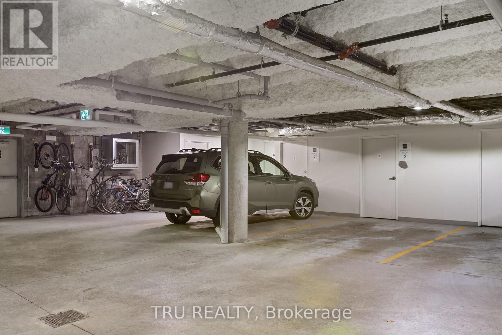 201 - 120 Cortile Private S