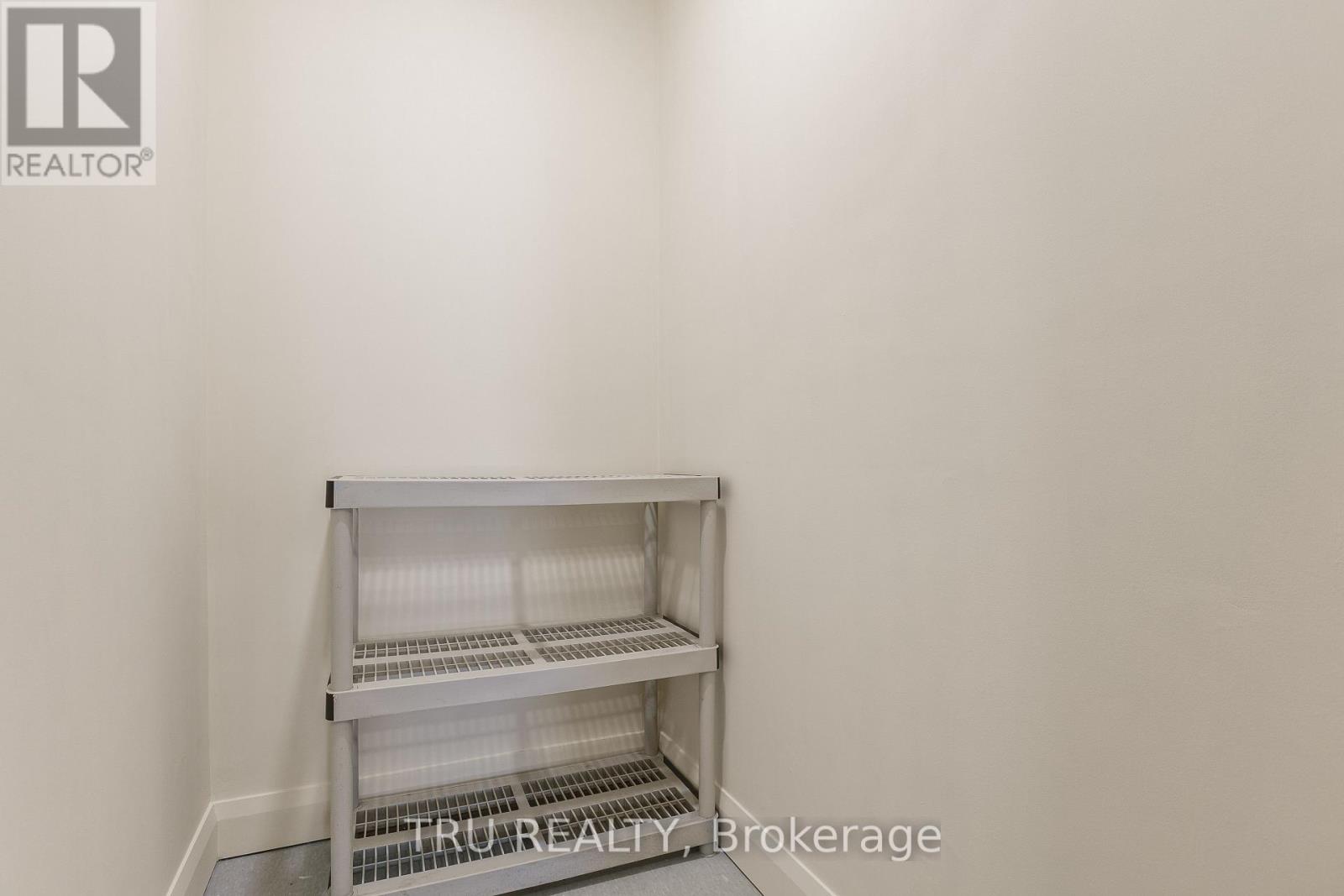 201 - 120 Cortile Private S