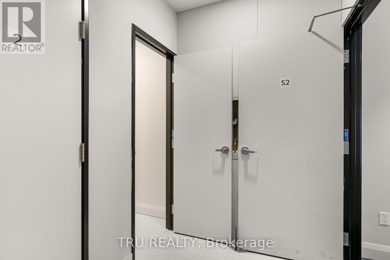 201 - 120 Cortile Private S