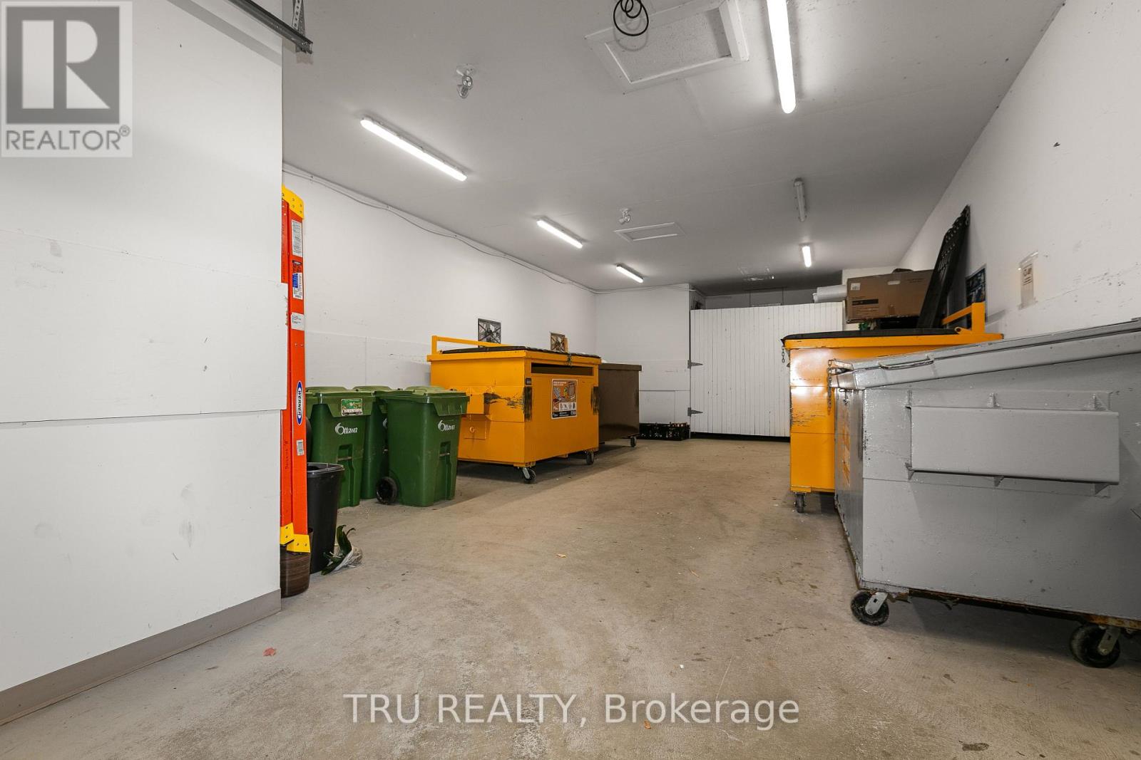 201 - 120 Cortile Private S