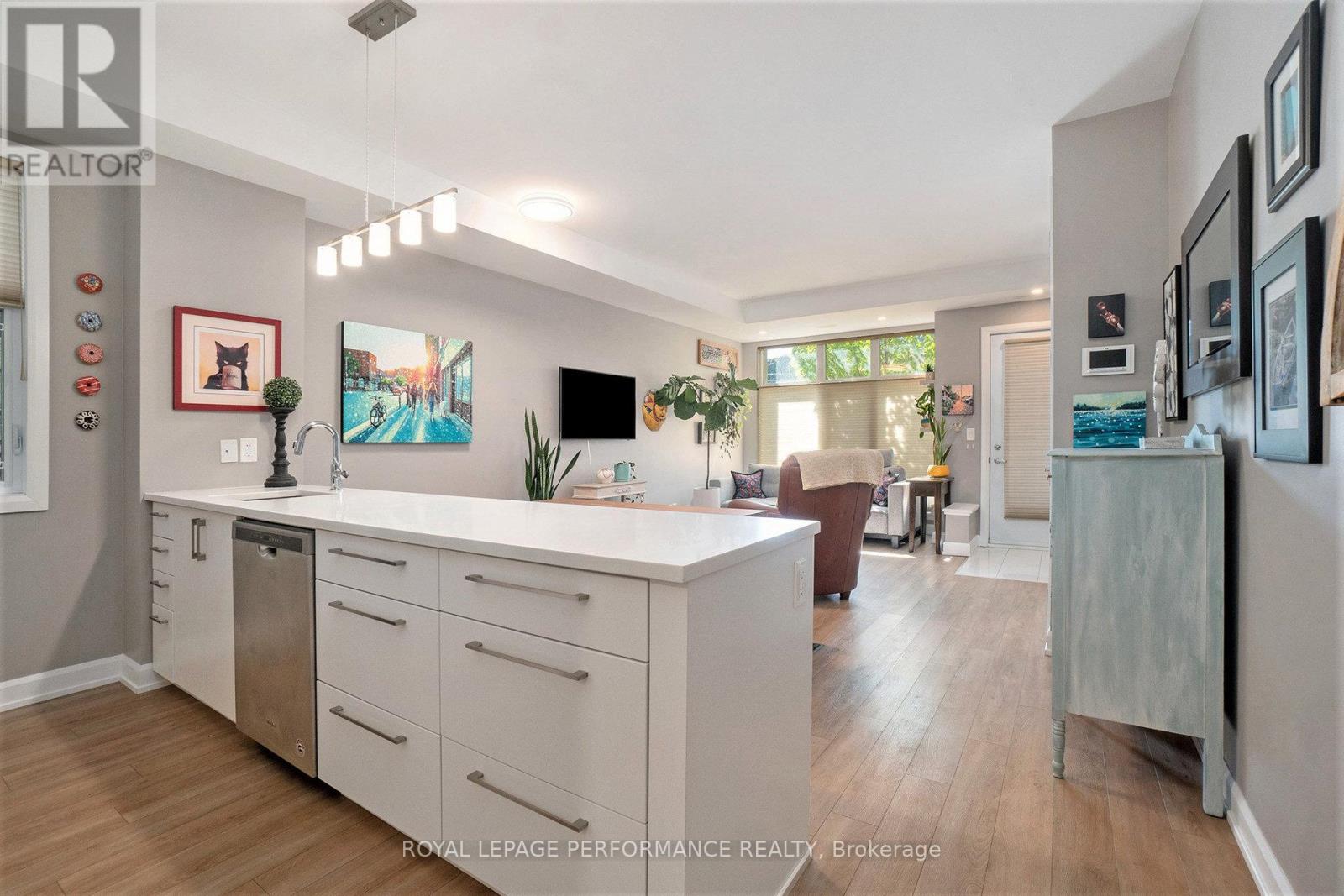 1 - 509 Gladstone Avenue