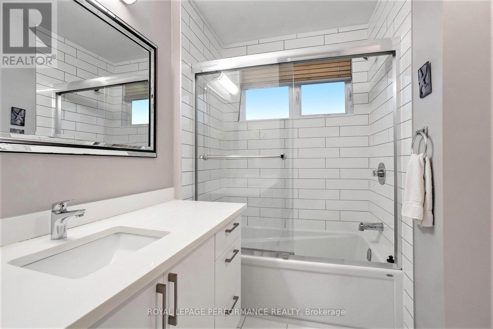 1 - 509 Gladstone Avenue