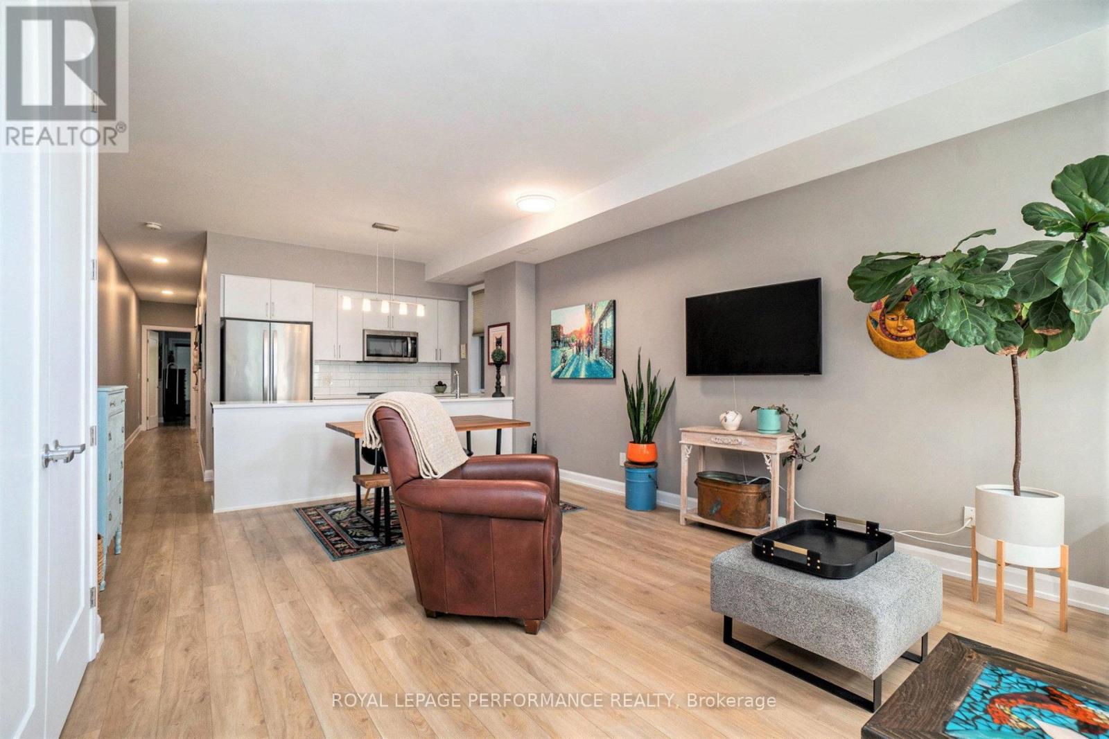 1 - 509 Gladstone Avenue