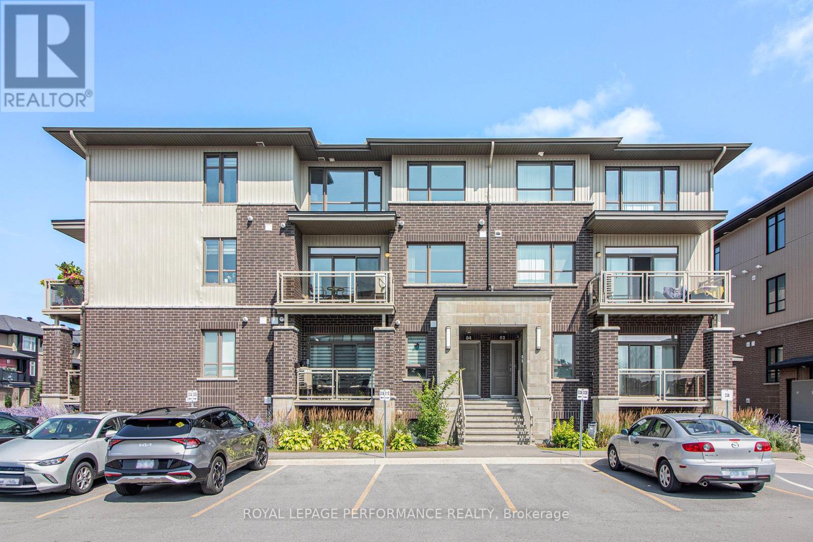 84 Carabiner Private