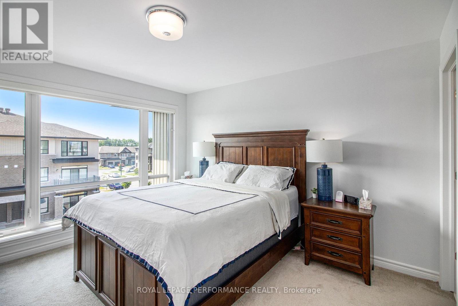 84 Carabiner Private