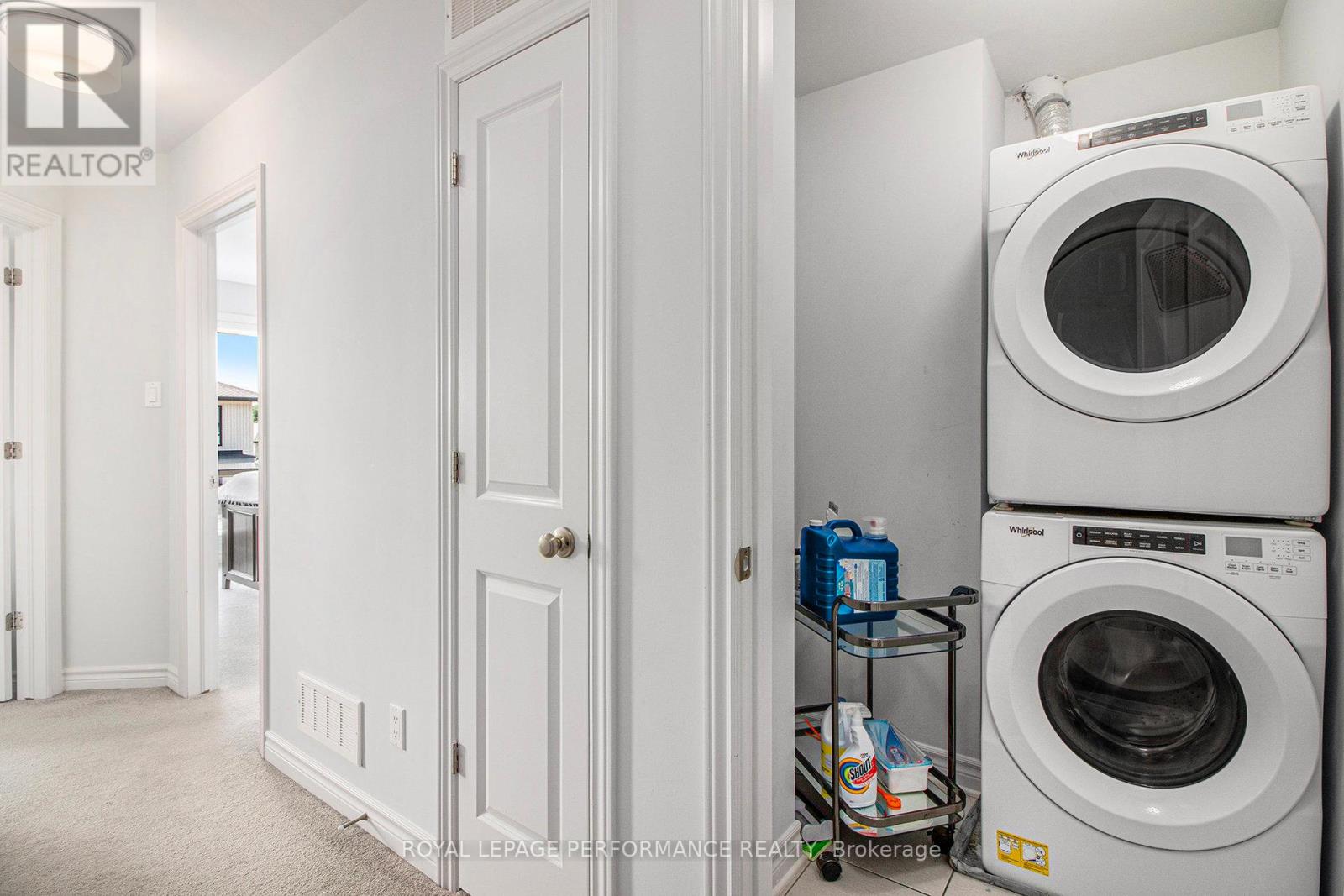 84 Carabiner Private