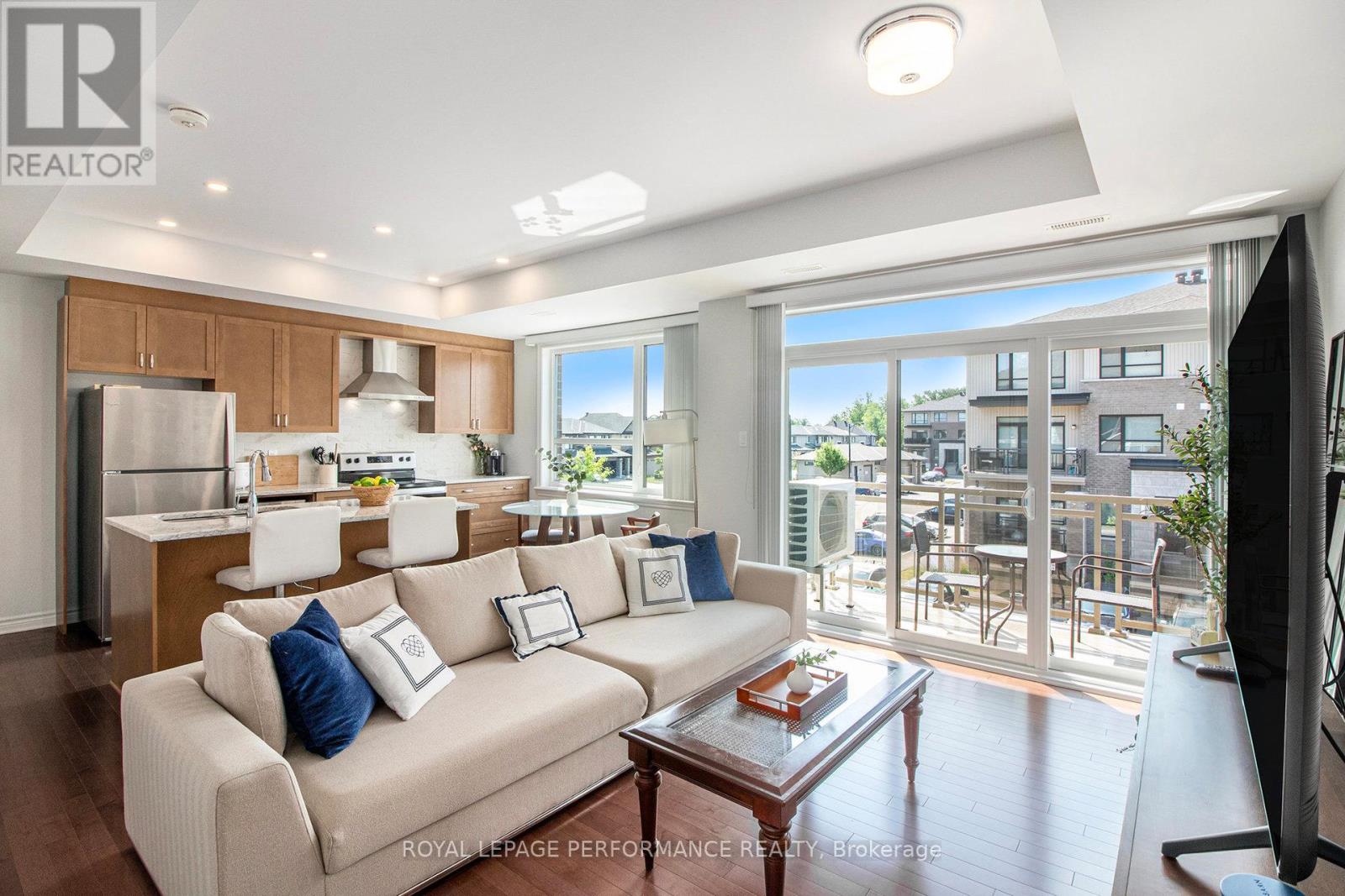 84 Carabiner Private