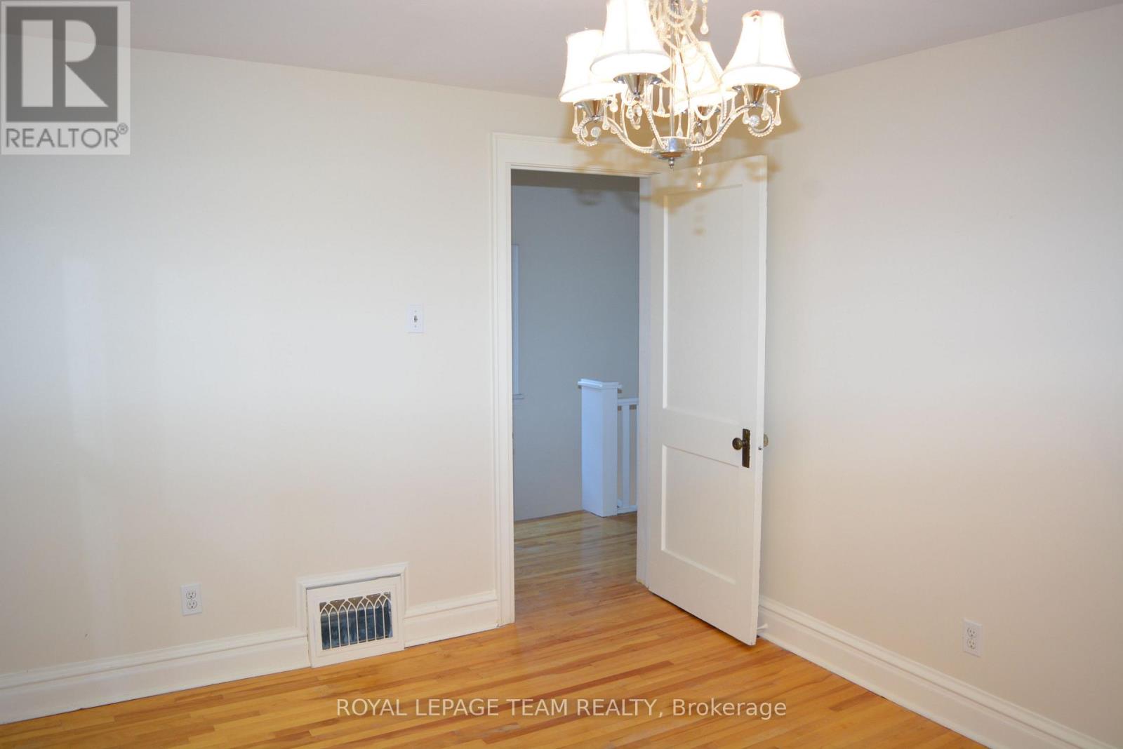 175 Breezehill Avenue N