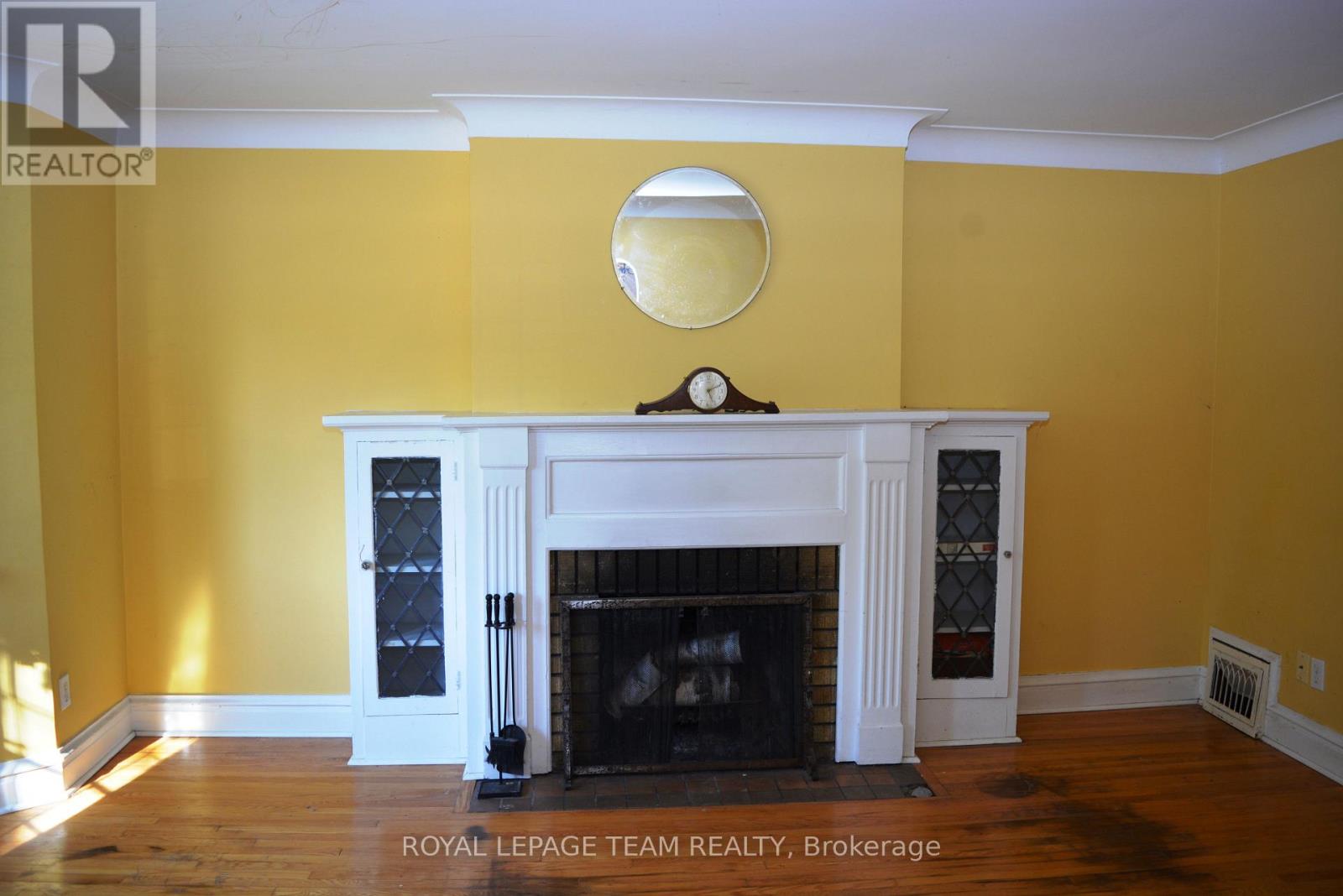 175 Breezehill Avenue N