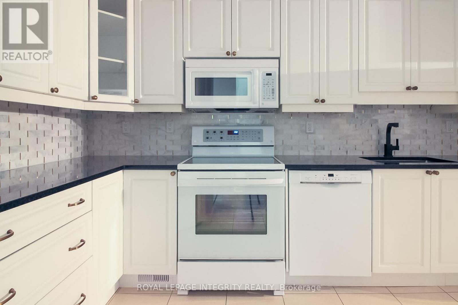 1080 Des Ormes Place