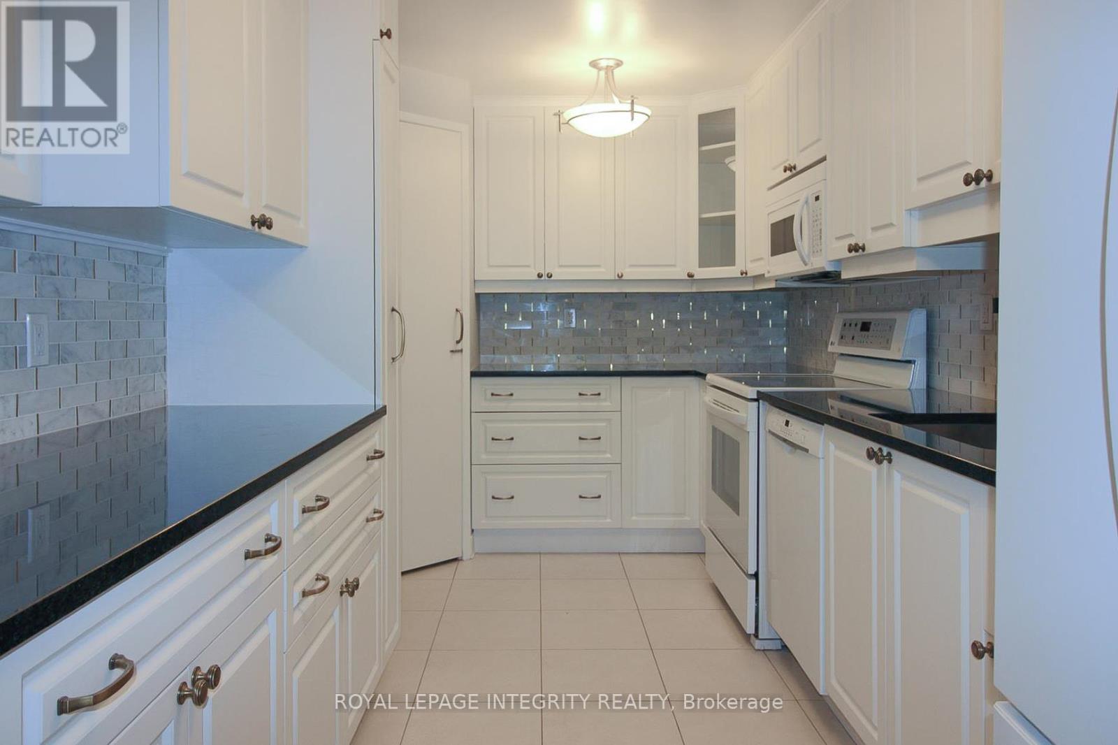 1080 Des Ormes Place