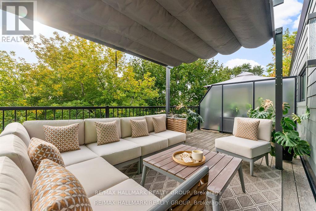 396 Roosevelt Avenue