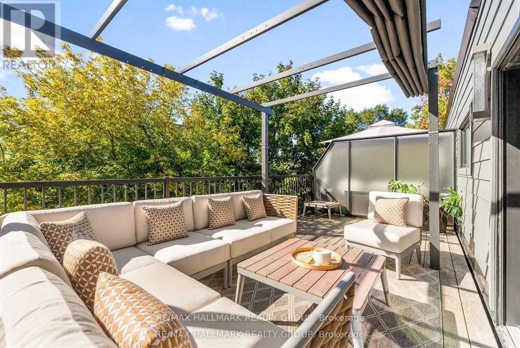 396 Roosevelt Avenue