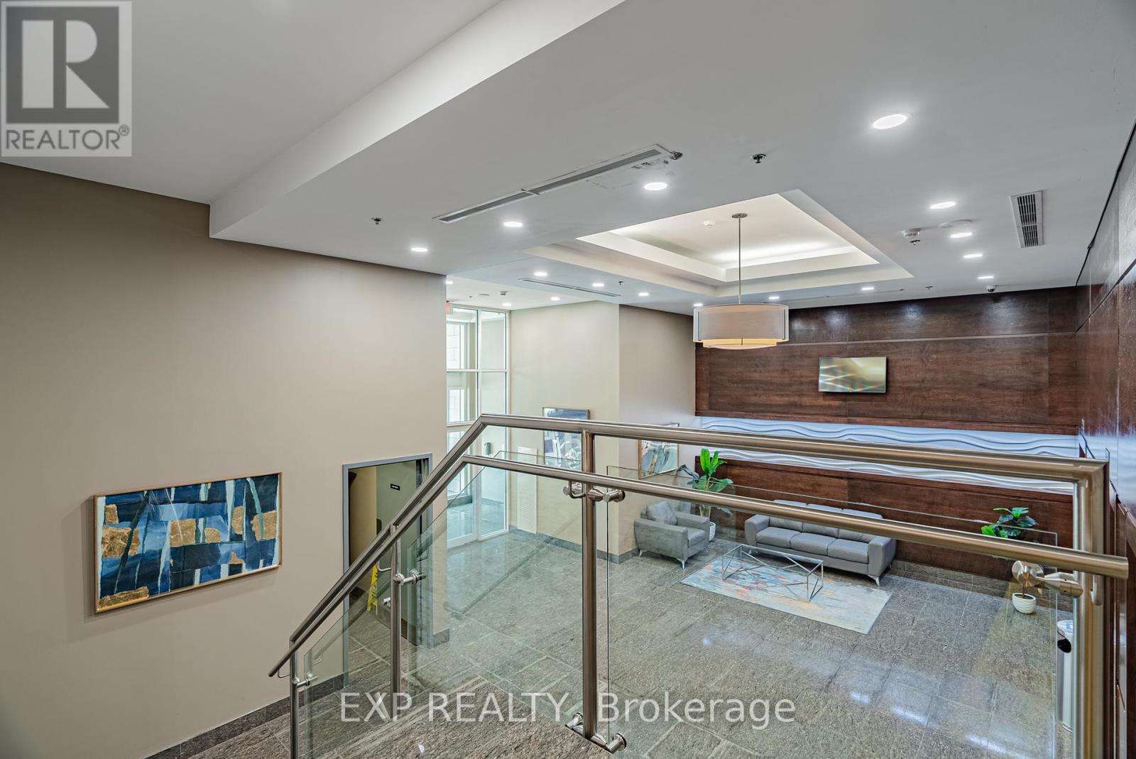 1407 - 238 Besserer Street