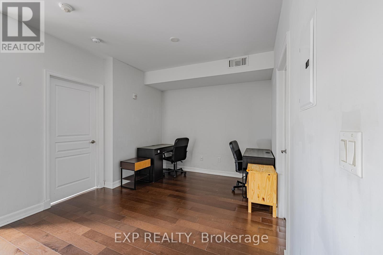 1407 - 238 Besserer Street