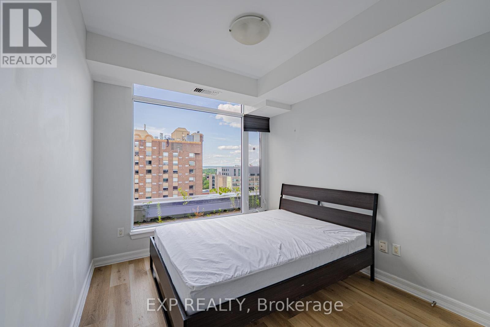 1407 - 238 Besserer Street