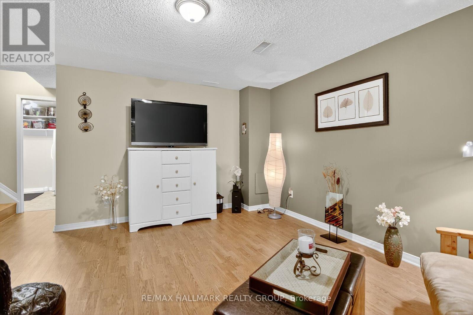 1415 Caravel Crescent